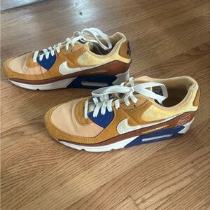 Nike Air Max Dual-Tone Sole Sneakers